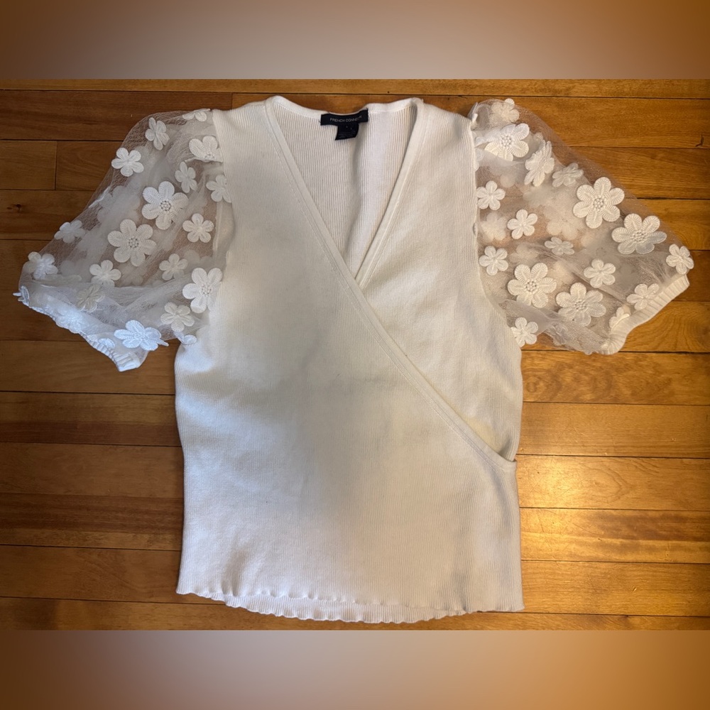 French Connection White Knit Cotton Top with Floral Appliqué Sleeves Worn Once L